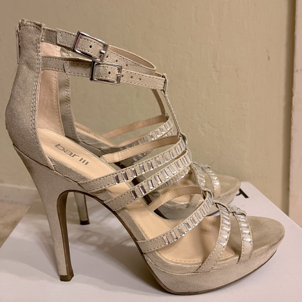 Bar III Elicete Silver Heels, size 8M